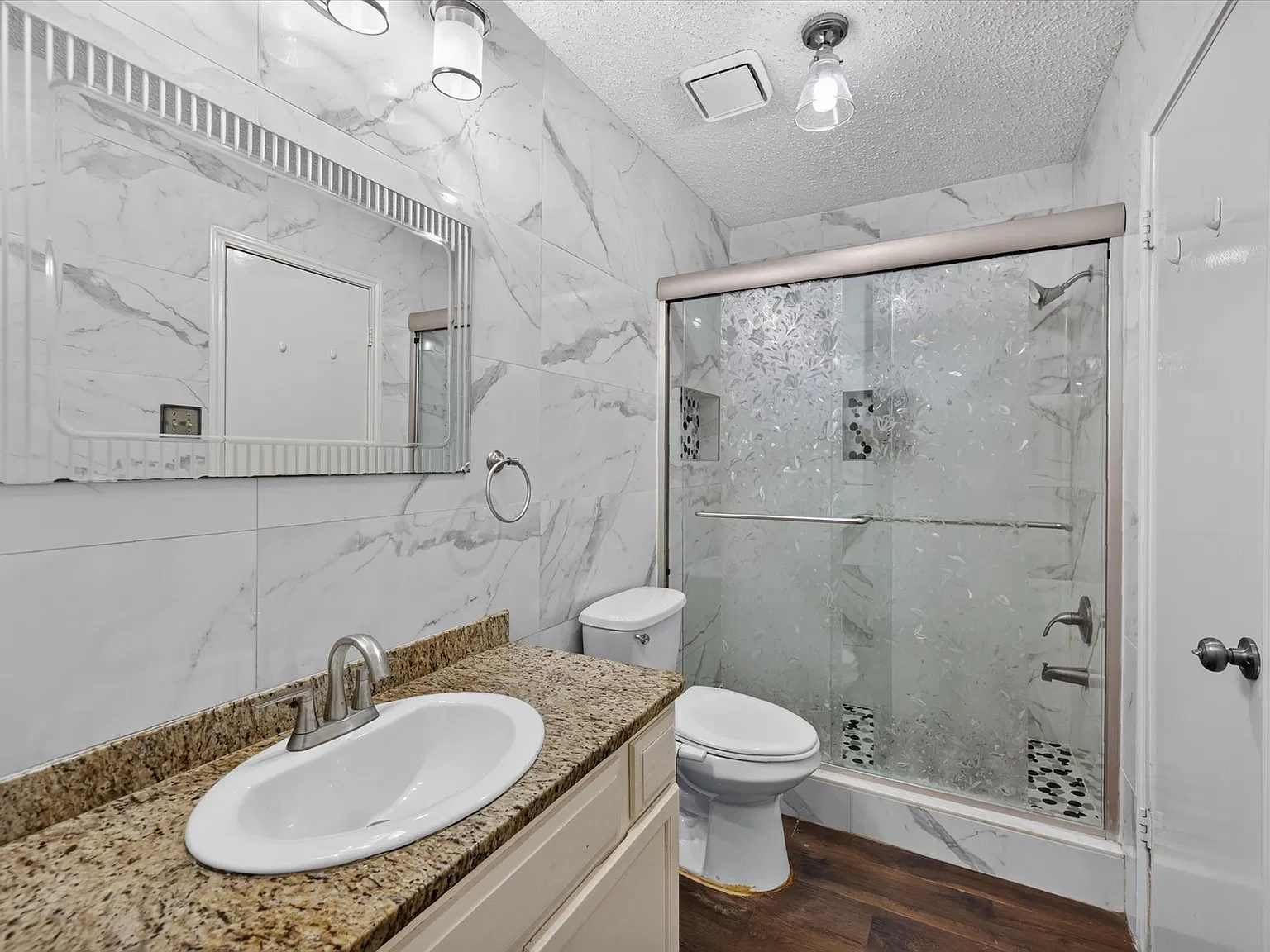 3 bed, 1425 sqft, $2,650 — Photo 3