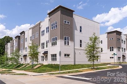 2nd image of 4005 Arvida Ln
