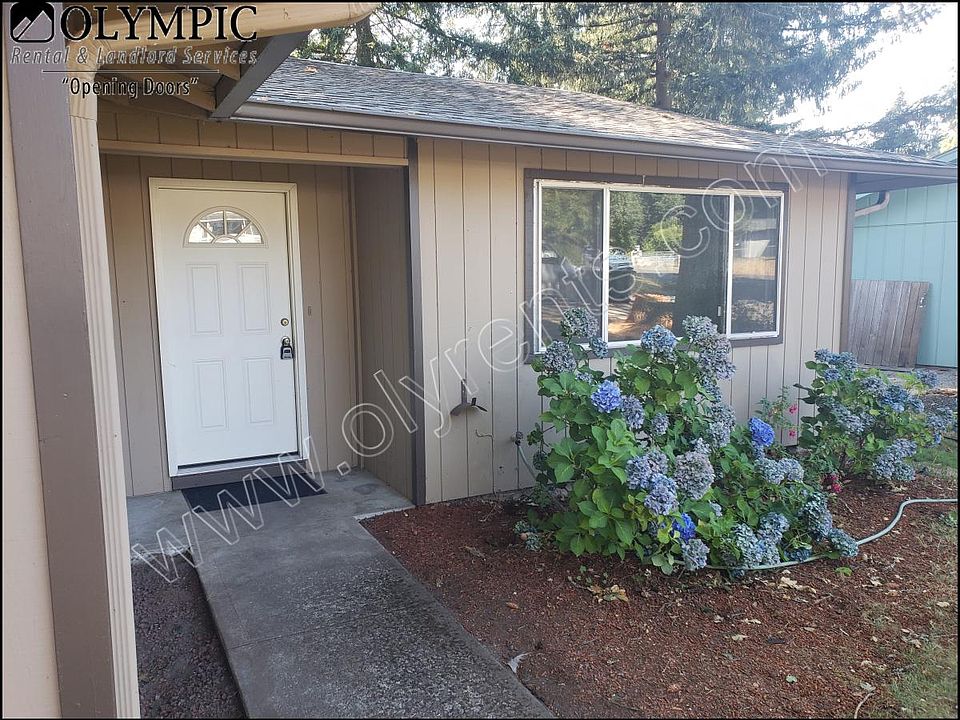 1st image of 905 Oakcrest Dr SE
