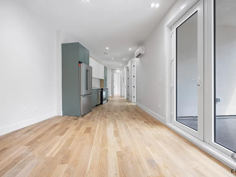 321 Eckford St #1A — Photo 2