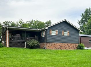 955 Halltown Rd, Hartsville, TN 37074