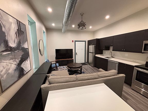 5th image of 29 E Utica St #2C