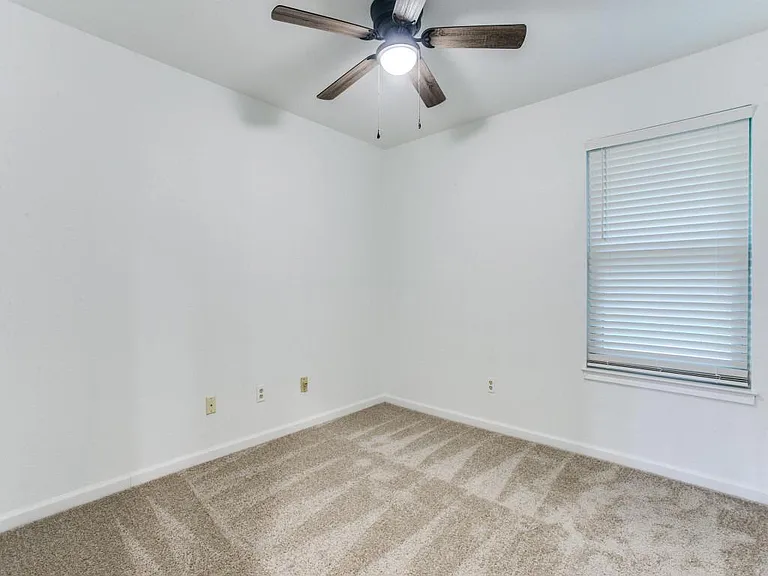 333 Banyan Dr — Photo 19