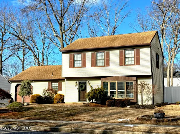 24 Standish Drive, Howell, NJ 07731