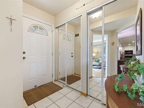 3rd image of 1135 Port Diane Dr