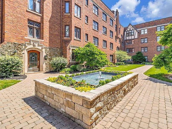 3rd image of 2324 Park Ave Unit 32
