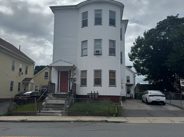83 Canterbury St #3, Worcester, MA 01603