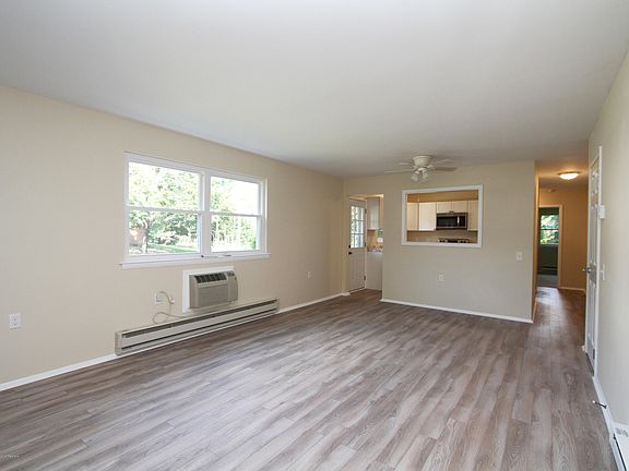 5th image of 6 Mohican Lane #A
