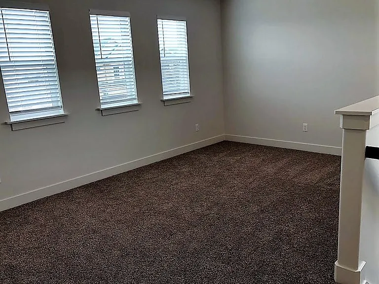 294 N 240 E — Photo 6