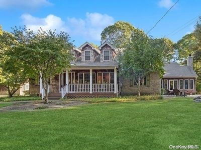 4 Hollins Lane, East Islip, NY, 11730