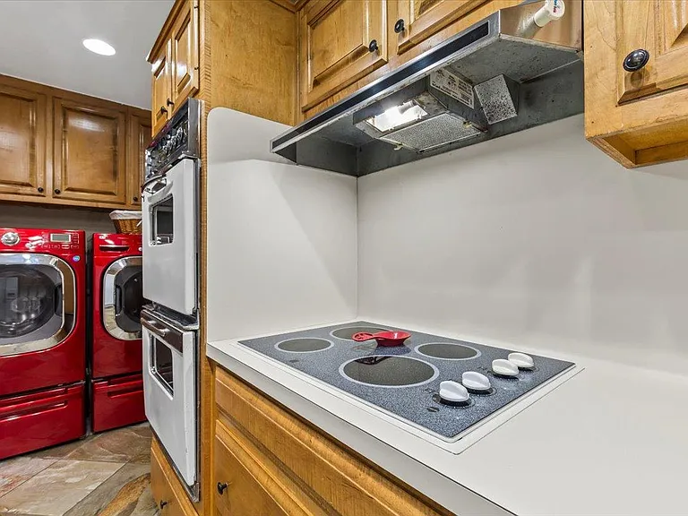 10035 Devonshire Dr — Photo 6