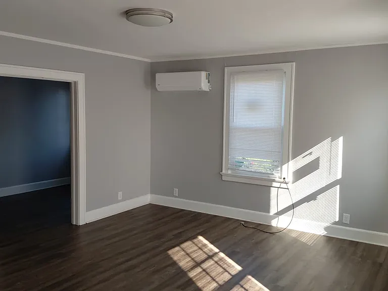 605 South Lexington Avenue - B-6 — Photo 1