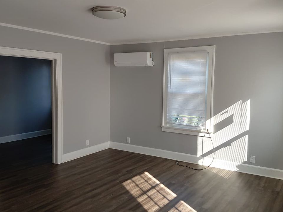 1st image of 265 E Morehead St