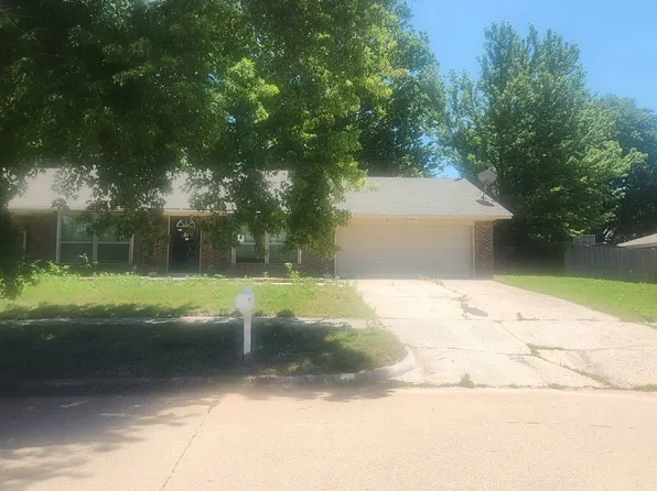 406 N Lakeside Ter, Mustang, OK 73064