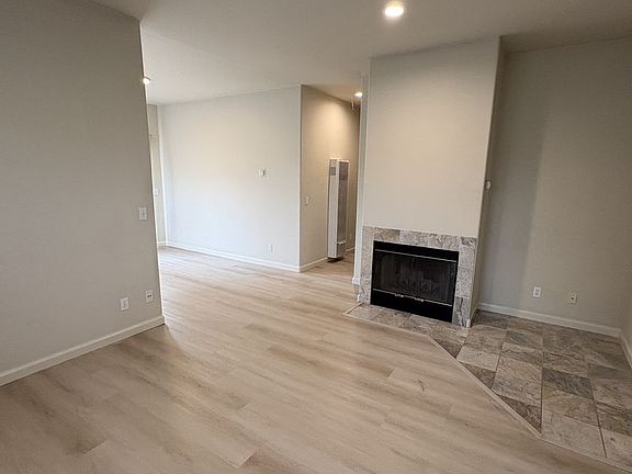 4th image of 503 Oregon St