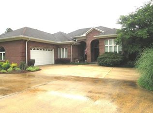 103 Fox Dr, Fulton, MS 38843