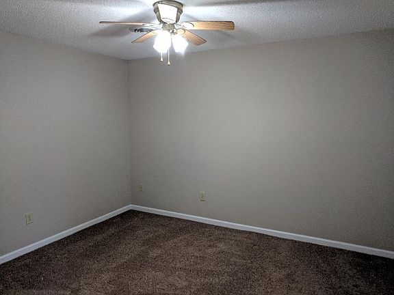 3rd image of 107 Mesa Dr