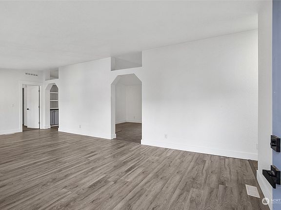 4th image of 407 Washington Ave