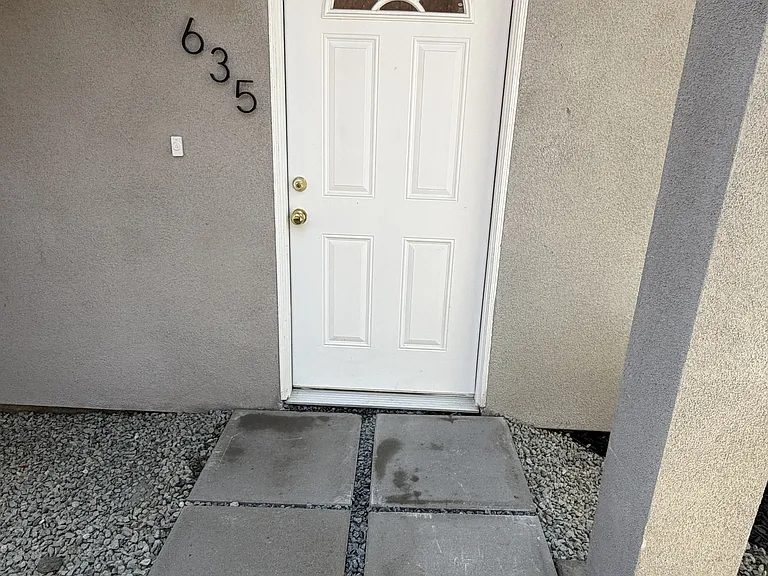 635 S 32nd St — Photo 3