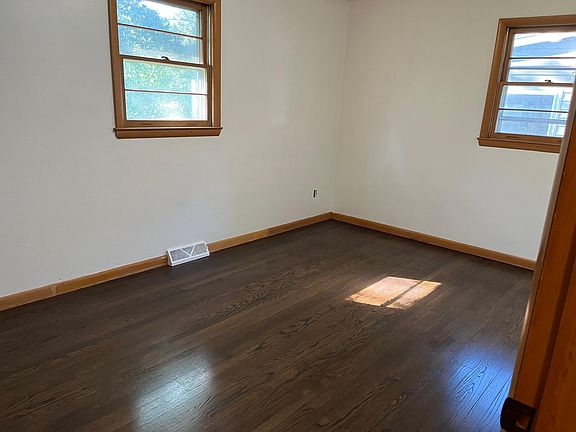 2nd image of 1158 Redwood Dr