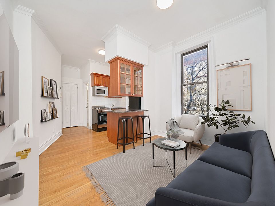1st image of 300 E 5th St APT 11