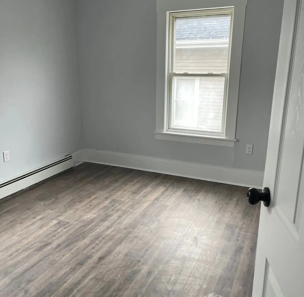 3 bed, 980 sqft, $2,000 — Photo 3