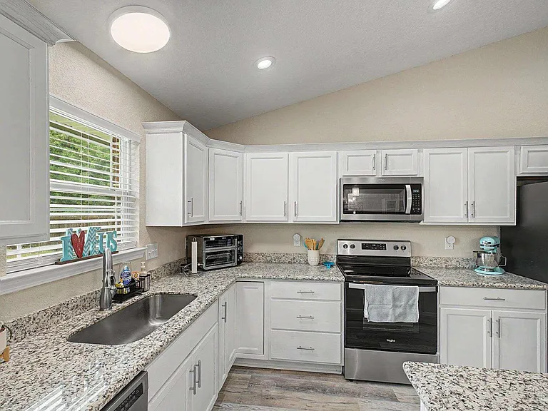 3613 Berkley Ln — Photo 18