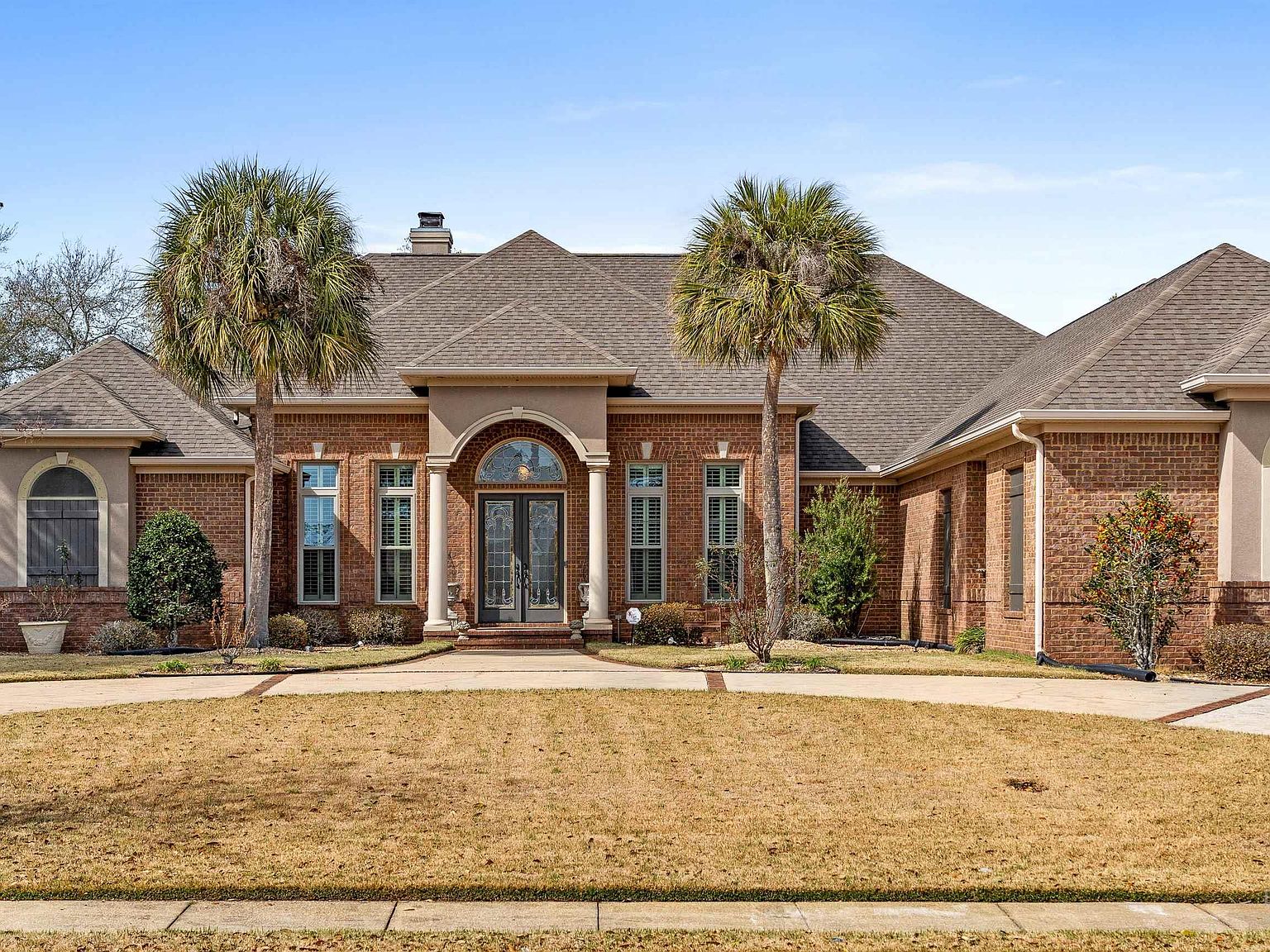 705 Village Dr