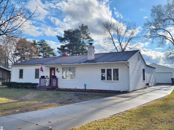 126 York St, Saint Louis, MI 48880