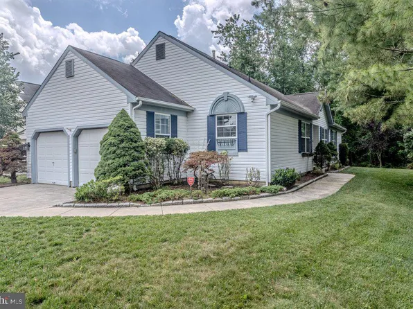 25 Glenview Way E, Gibbsboro, NJ 08026