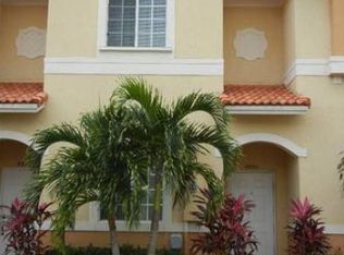 8890 N Isles Cir, Tamarac, FL 33321