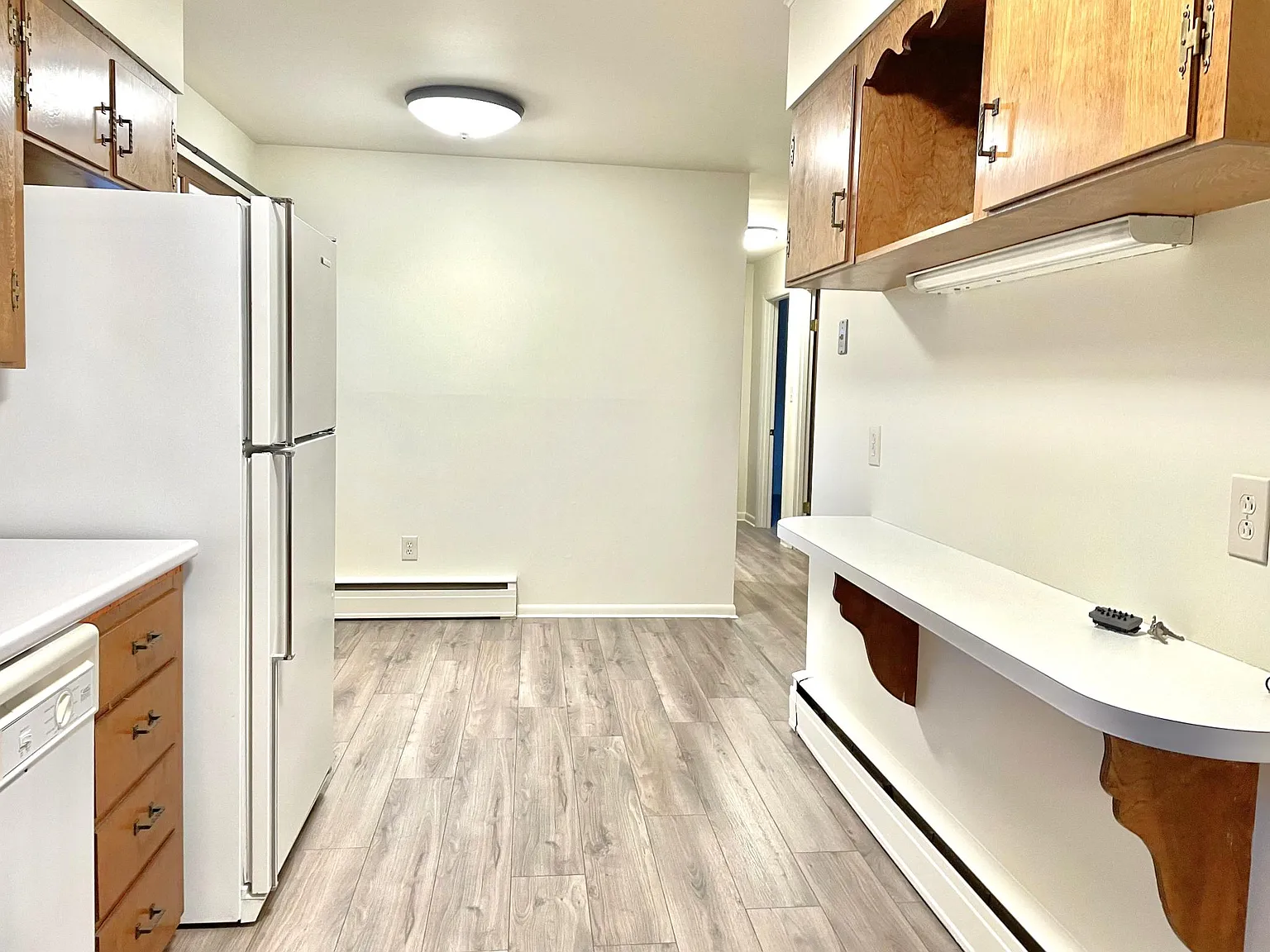 3 bed, 1100 sqft, $2,000 — Photo 2