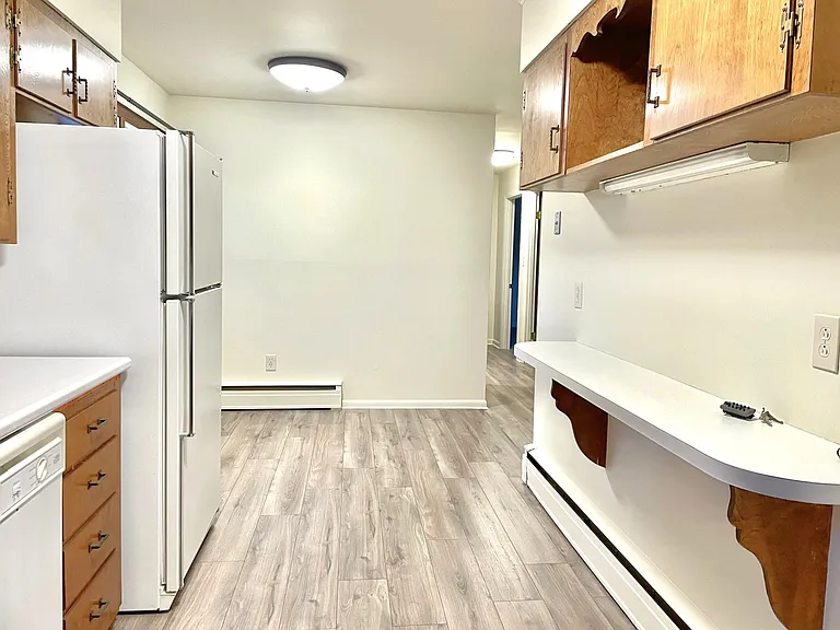 2 Ridgewood Dr — Photo 2