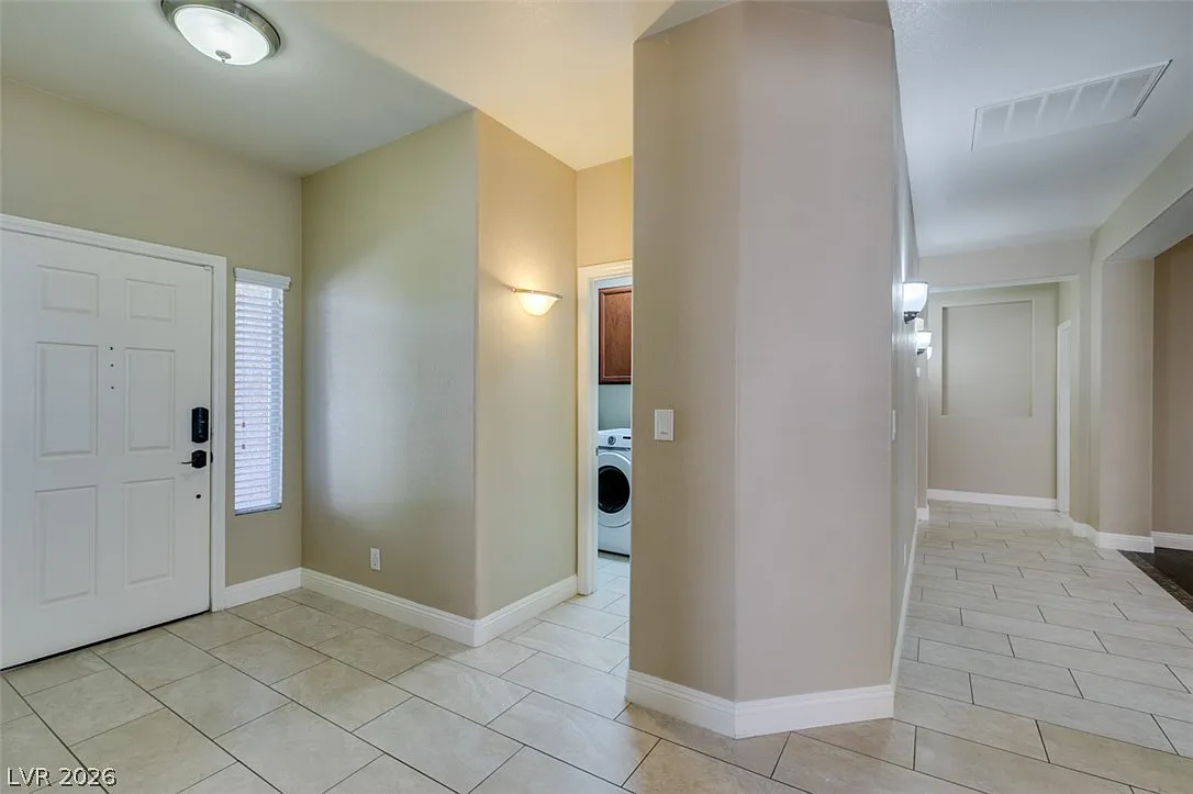 4 bed, 2.5 bath, 3197 sqft, $3,500 — Photo 4