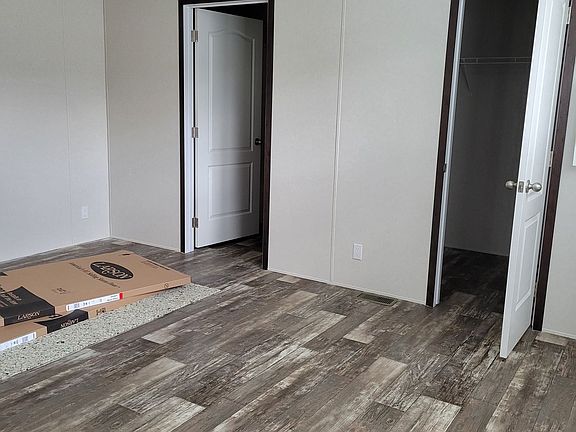 5th image of 38066 Versailles St