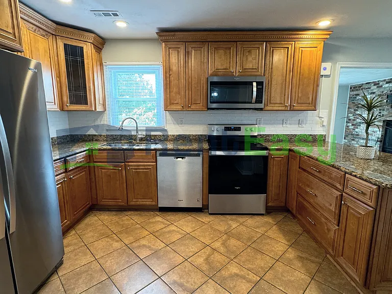 1584 Boles Pl — Photo 8