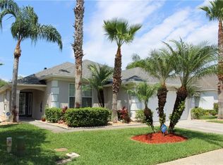 1069 Lake Berkley Dr, Kissimmee, FL 34746