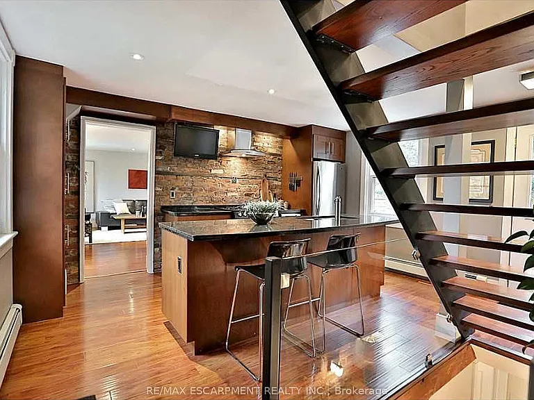 1276 Spring Gardens Rd — Photo 2