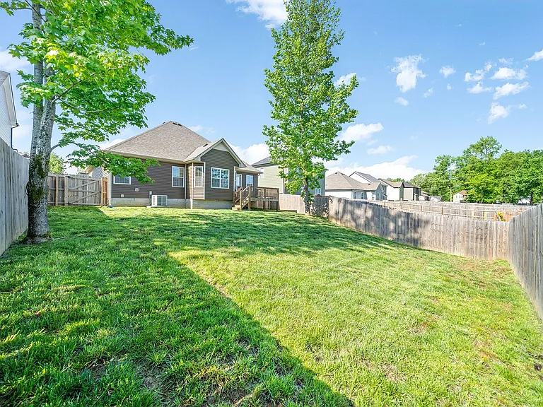 515 Sourwood Dr — Photo 24
