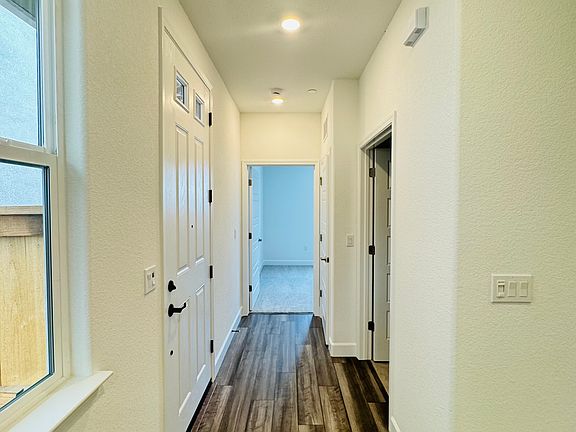 3rd image of 5660 Padrone St