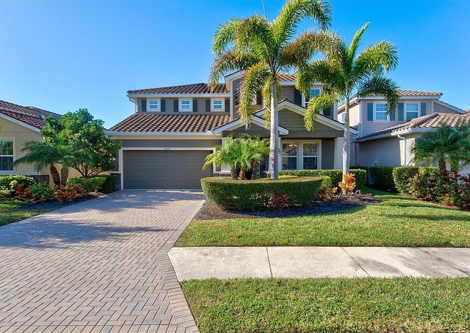 1st image of 3009 Esmeralda Dr
