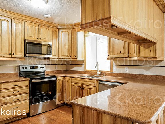 5th image of 401 Essex Rd