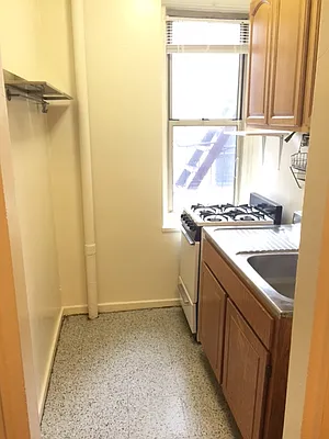 Rented by Lang Realty LLC | media 8