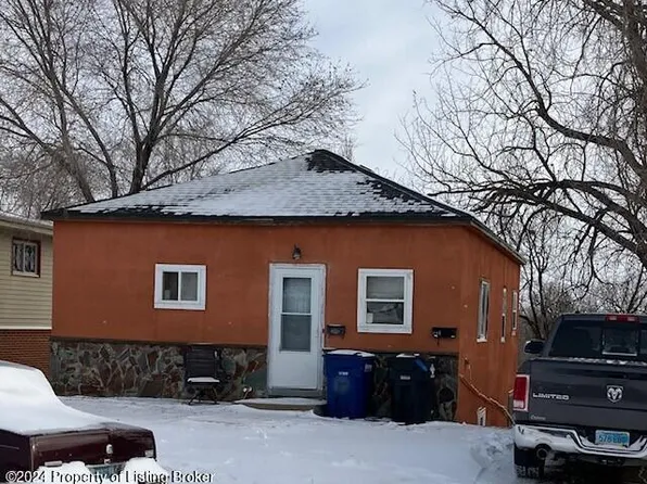 336 6th Ave E, Dickinson, ND 58601