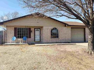 813 W D Ave, Cache, OK 73527