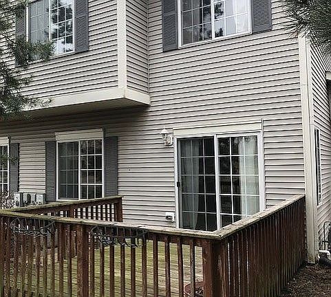 5th image of 452 Borden St