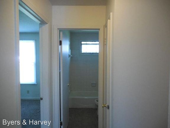 4th image of 100 Northway Dr APT E