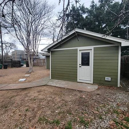 1546 Antoine Dr — Photo 9