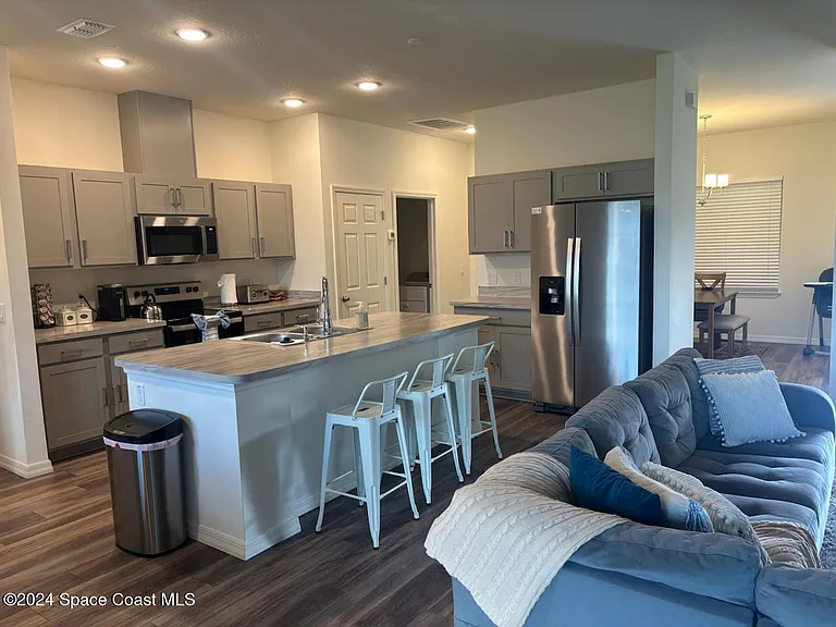 647 Airoso Rd SE — Photo 6