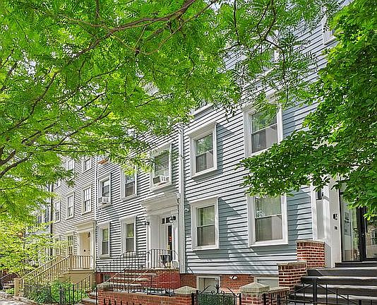 3rd image of 30 Bergen St